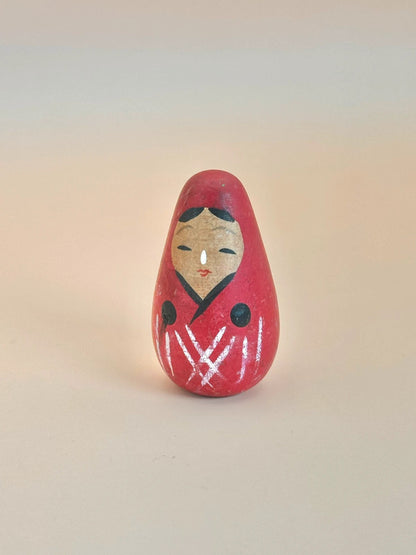 FT126 - Vintage Okiagari Kobōshi daruma doll