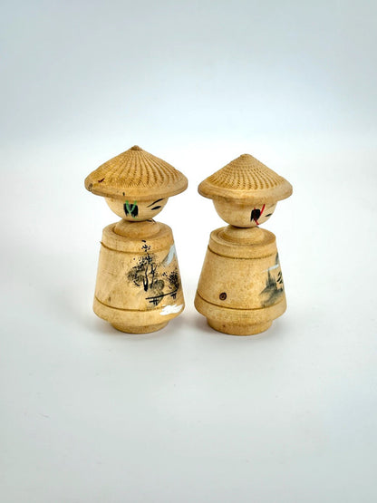 K05033 - A pair of vintage omiayge kokeshi