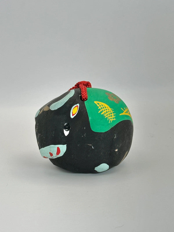 CB017 - Cloche décorative en argile Vache Dorei