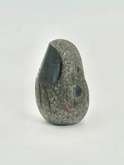 FT134 - Hand crafted stone Daruma Doll 那智黒石