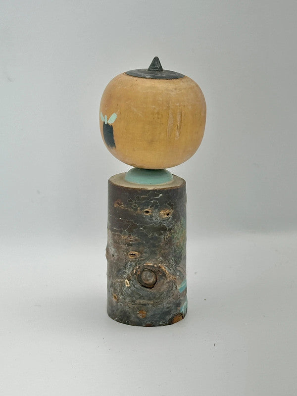 K10038 - Onsen souvenir kokeshi doll Japan