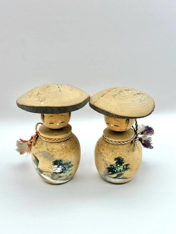K10021 - Onsen souvenir kokeshi doll in pair