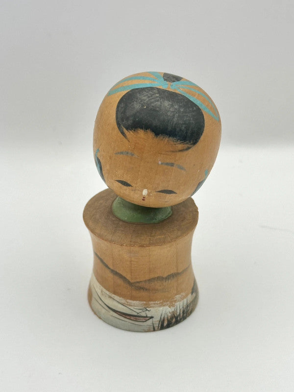 K10047 - Onsen souvenir kokeshi doll Japan