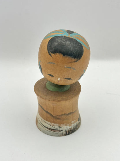 K10047 - Onsen souvenir kokeshi doll Japan