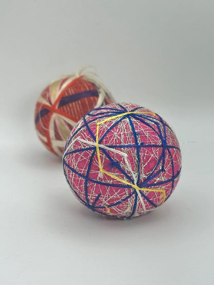 FT52 - Two vintage temari balls from Japan