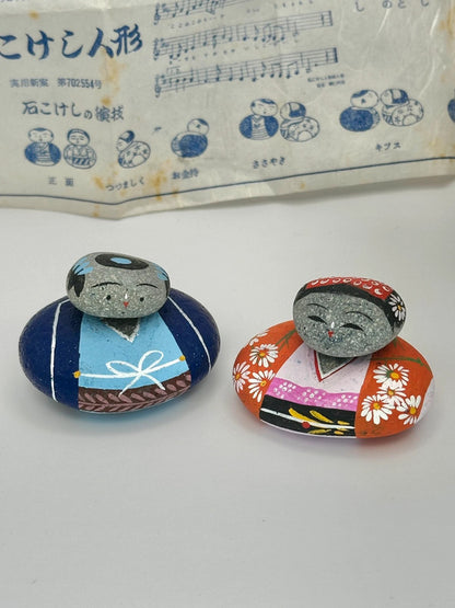 FT01 - Ishikokeshi - paire de kokeshi en pierre