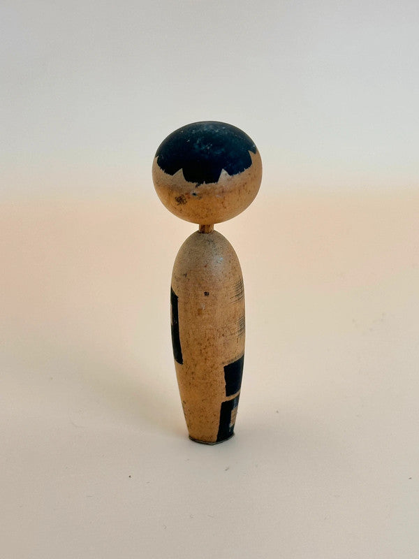 K05039 - Vintage sosaku kokeshi doll