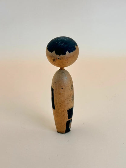 K05039 - Vintage sosaku kokeshi doll