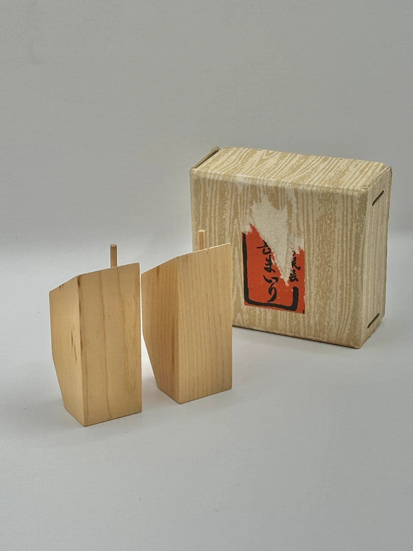 FT04 - Onsen souvenir kokeshi Mont Minamidake
