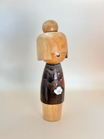 K20050 - Sosaku kokeshi by Usaburō Okamoto 岡本卯三郎
