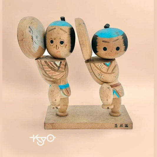 K15045 - Omiyage souvenir kokeshi Tōkaidōchū Hizakurige 東海道中膝栗毛