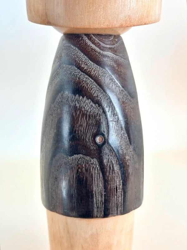 K20050 - Sosaku kokeshi by Usaburō Okamoto 岡本卯三郎