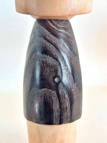 K20050 - Sosaku kokeshi by Usaburō Okamoto 岡本卯三郎