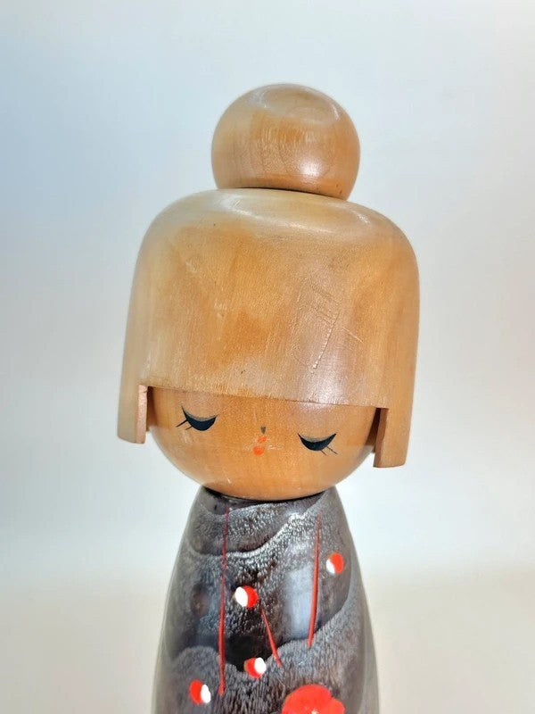 K20050 - Sosaku kokeshi by Usaburō Okamoto 岡本卯三郎