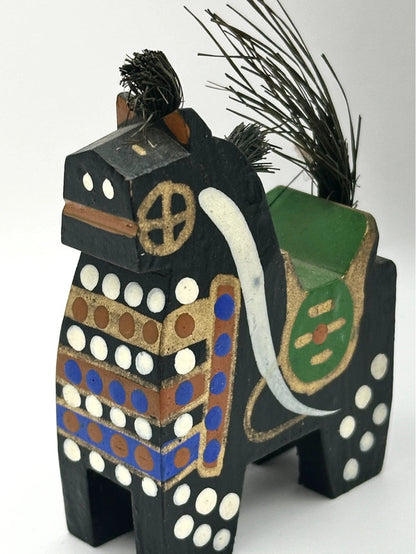 FT24 - Jouet folklorique Miharu Goma