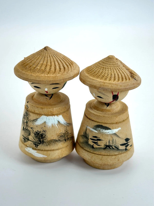 K05033 - A pair of vintage omiayge kokeshi