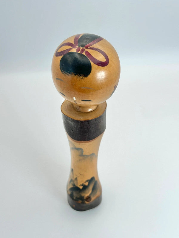 K18053 - Omiyage Onsen souvenir kokeshi doll