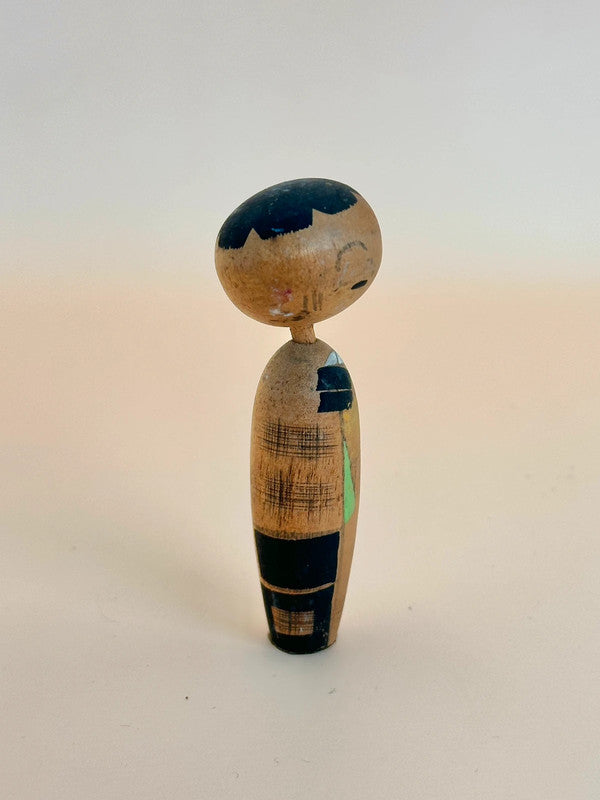 K05039 - Vintage sosaku kokeshi doll