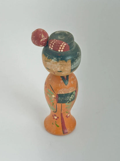 K10093 - Vintage omiyage kokeshi doll
