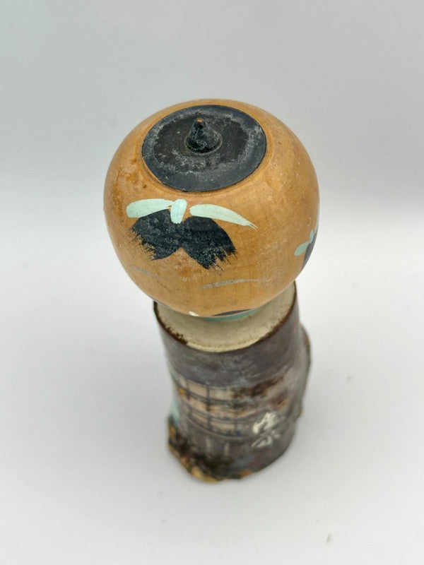 K10038 - Onsen souvenir kokeshi doll Japan