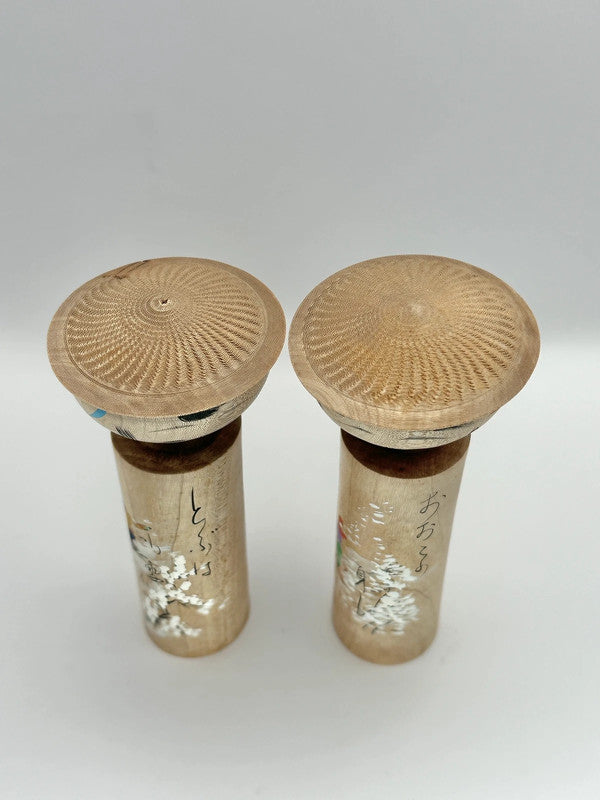 K15027 - Omiyage One pair of onsen souvenirs kokeshi