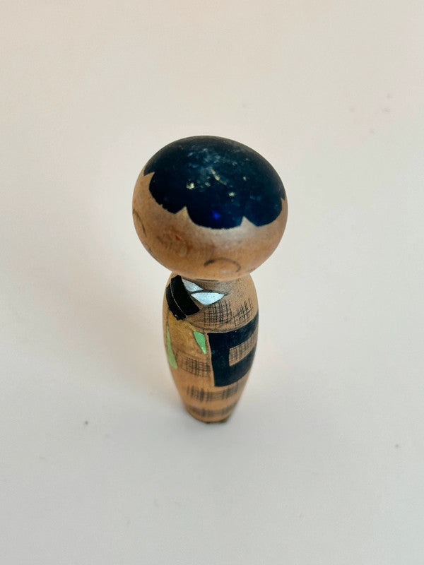 K05039 - Vintage sosaku kokeshi doll