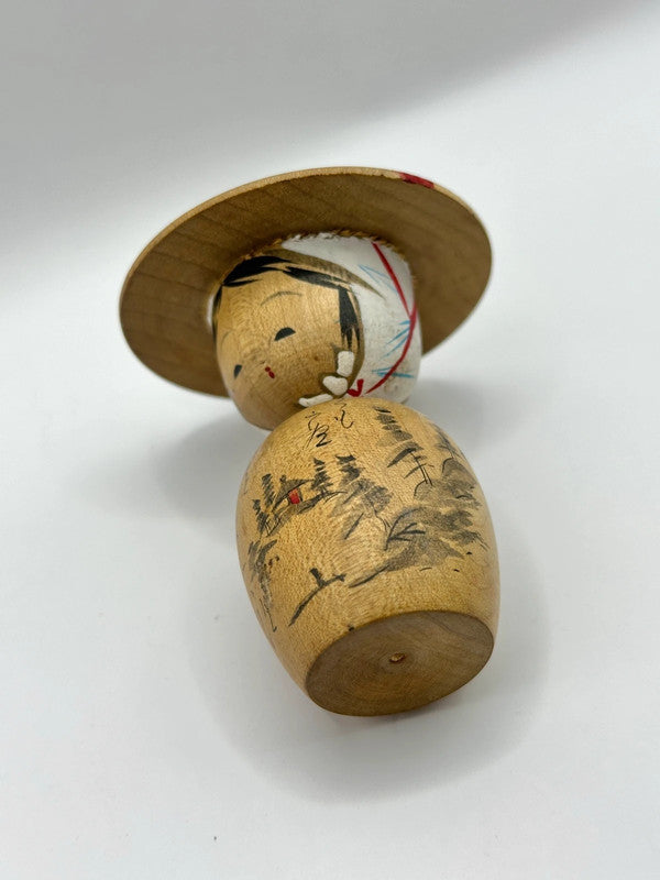 K10040 - Onsen souvenir kokeshi doll with hat