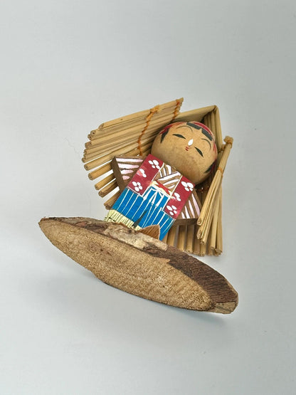K10065 - Omiyage kokeshi with mino