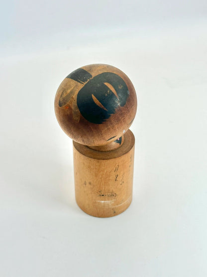 K10111 - Vintage Onsen Omiyage kokeshi