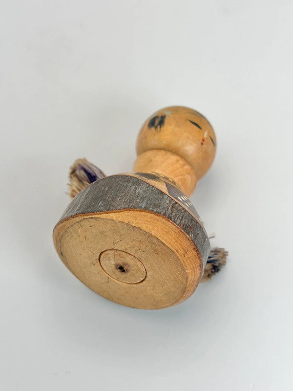 K10076 - Vintage omiyage Kokeshi doll