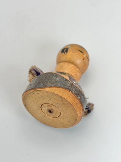 K10076 - Vintage omiyage Kokeshi doll