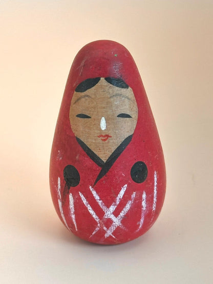 FT126 - Vintage Okiagari Kobōshi daruma doll