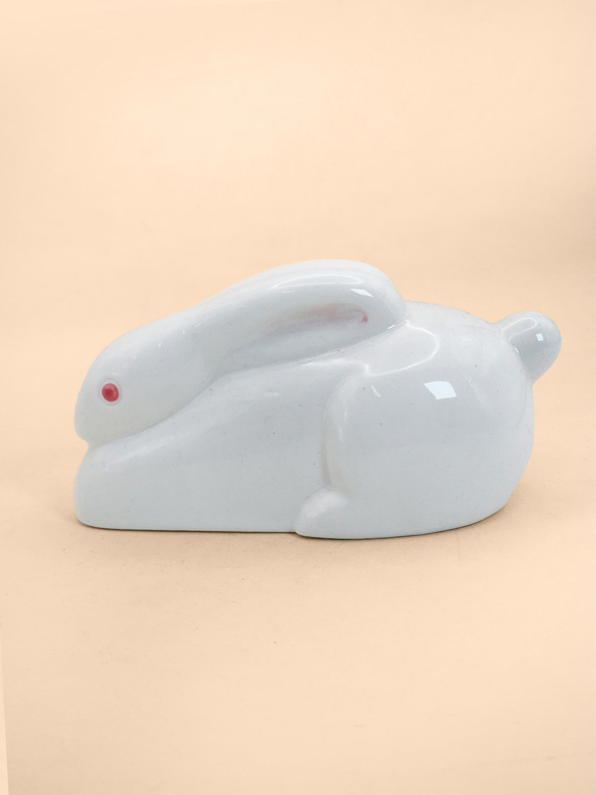 FT634 - Arita Ware White Porcelain Rabbit Figurine 有田焼