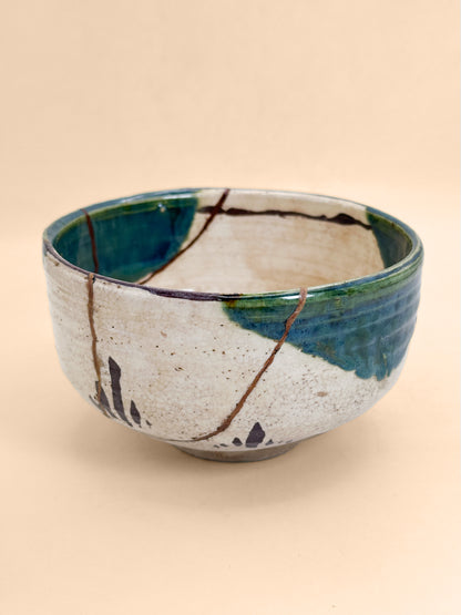 TB448 - Chawan Matcha Bowl of Oribe-yaki 織部焼