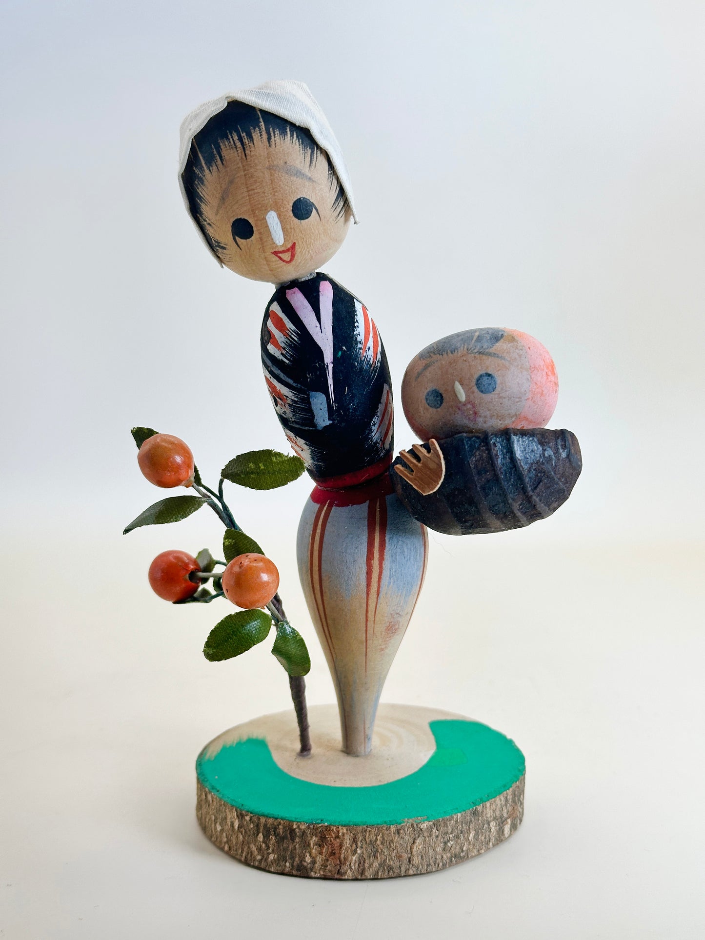 K15113 - Kokeshi Mikan Omiyage de Shirahama 白浜