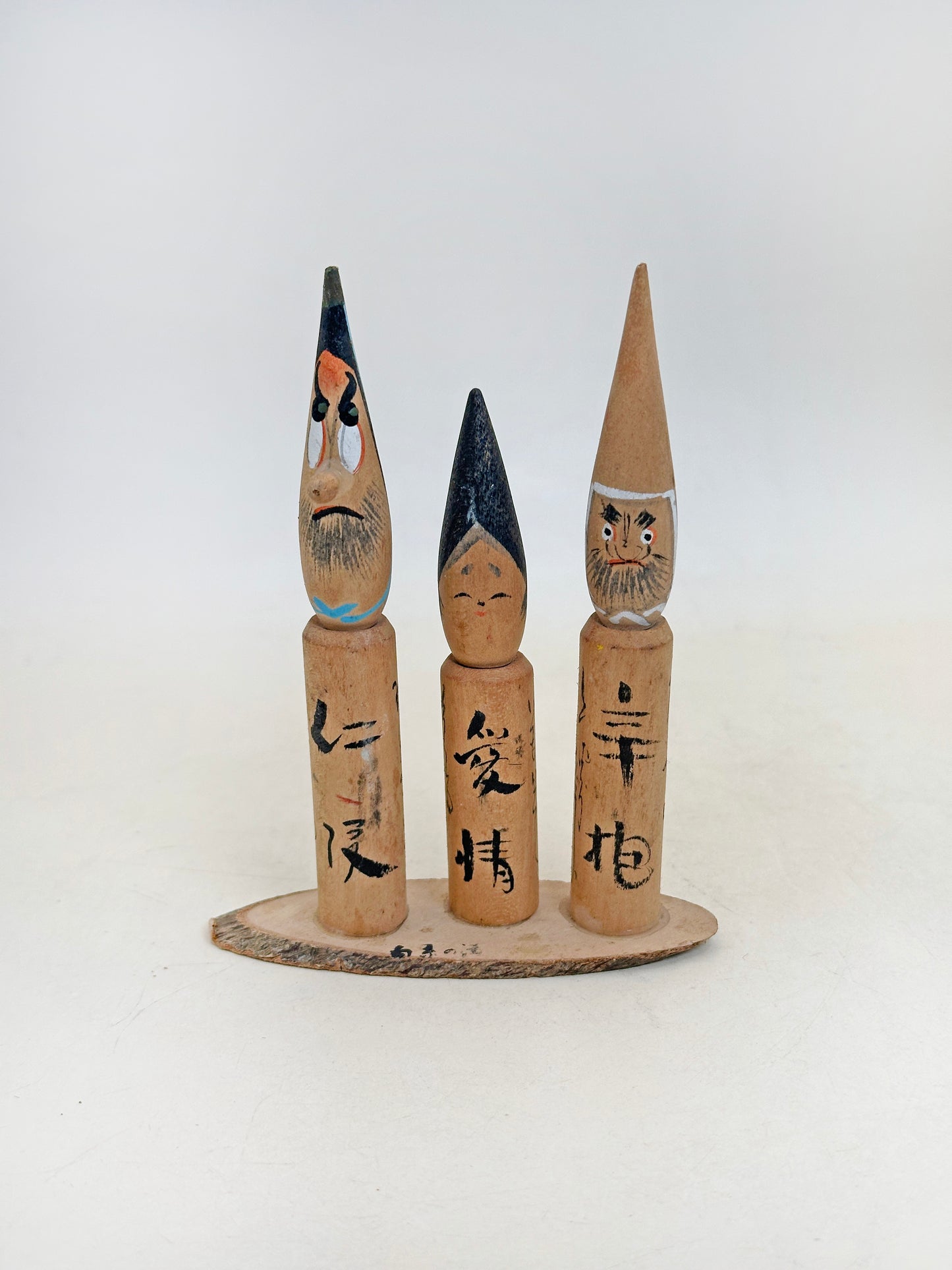 K10221 - Omiyage Kokeshi des chutes de Shiraito 白糸の滝