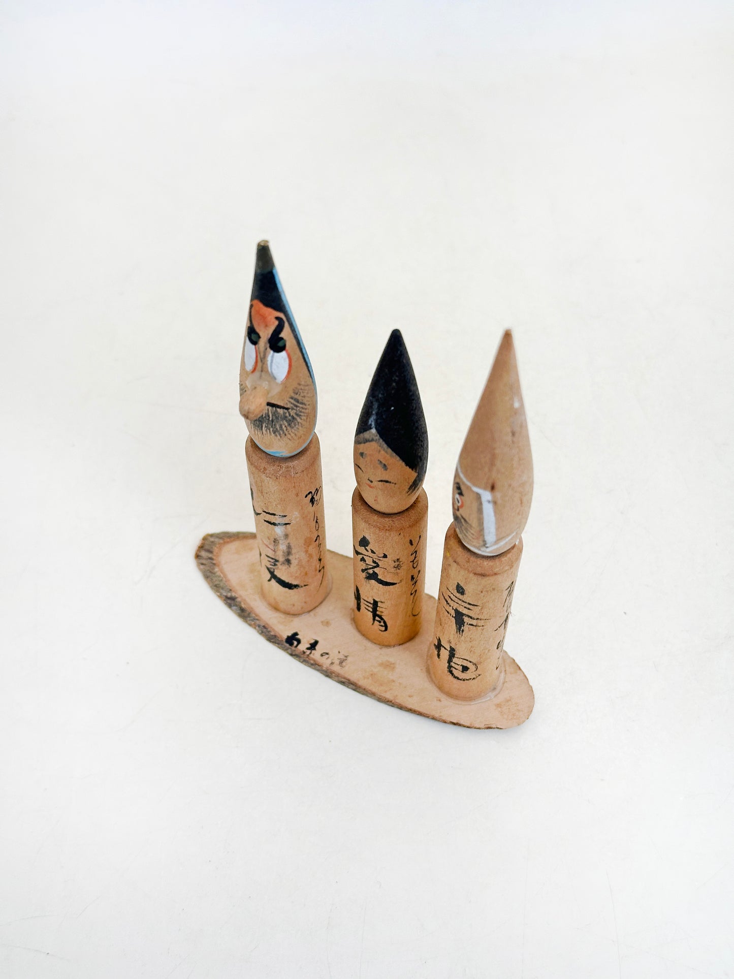 K10221 - Omiyage Kokeshi des chutes de Shiraito 白糸の滝