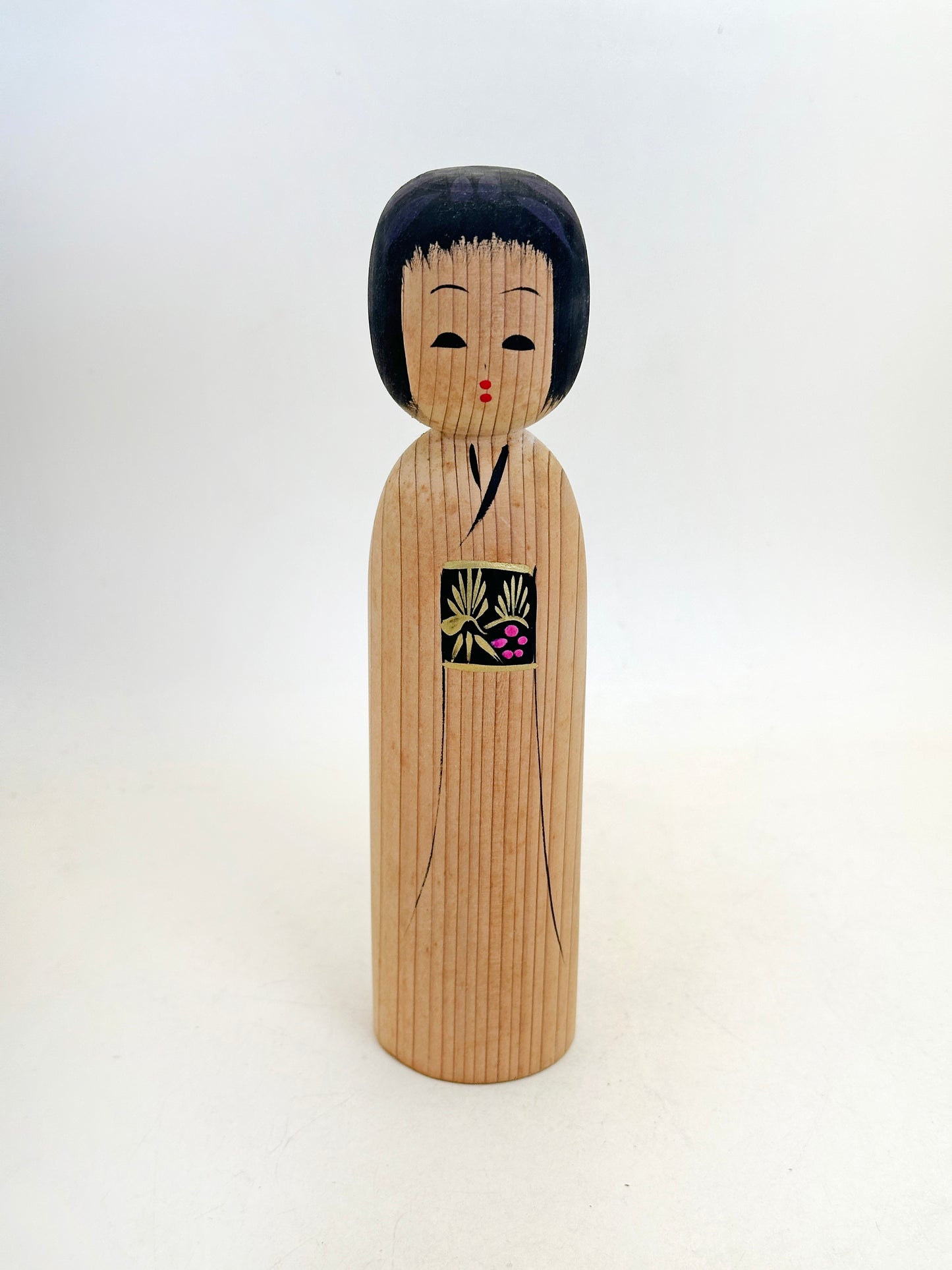 K18152 - Kokeshi Sosaku Shingata de Matagorō 八代目 又五郎