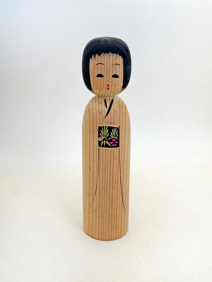 K18152 - Kokeshi Sosaku Shingata de Matagorō 八代目 又五郎