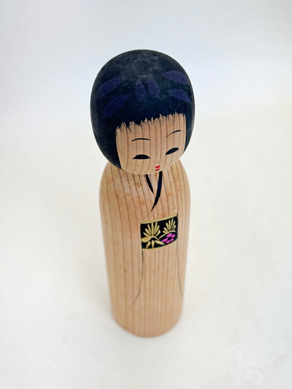 K18152 - Kokeshi Sosaku Shingata de Matagorō 八代目 又五郎