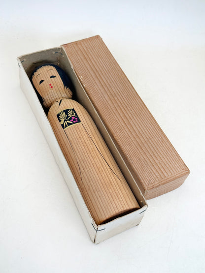 K18152 - Kokeshi Sosaku Shingata de Matagorō 八代目 又五郎