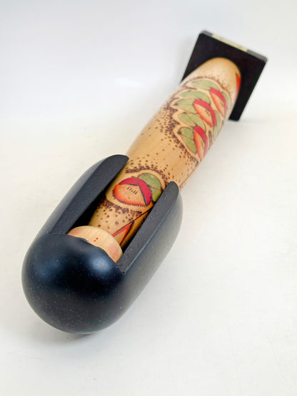 K30045 - Kokeshi sosaku par Kazuo Takamizawa 高見沢一夫