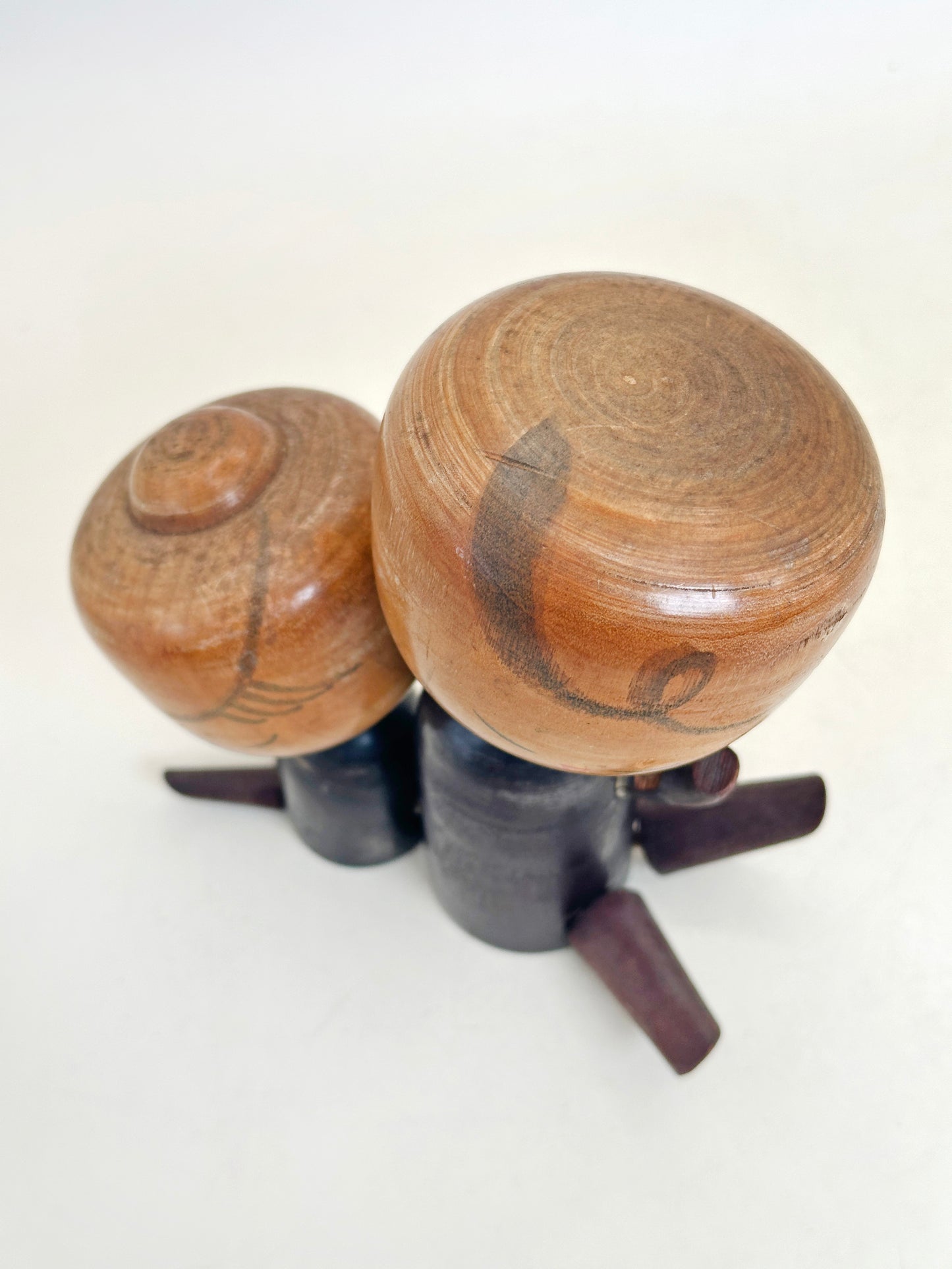 K15156 - Sōsaku Kokeshi par Tanaka Harumasa 田中治正