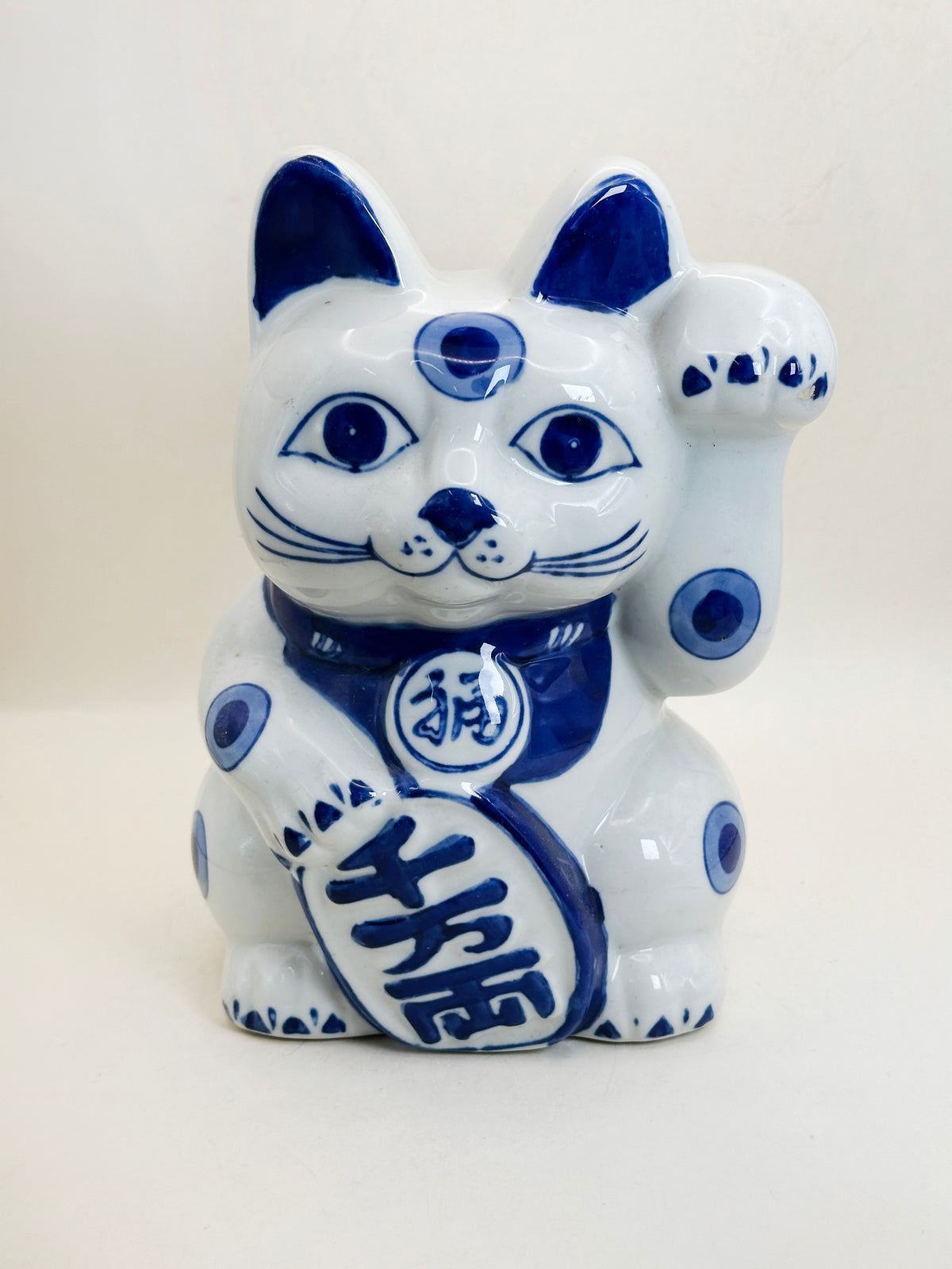 FT592 - Arita-yaki Blue & White Maneki Neko 有田焼