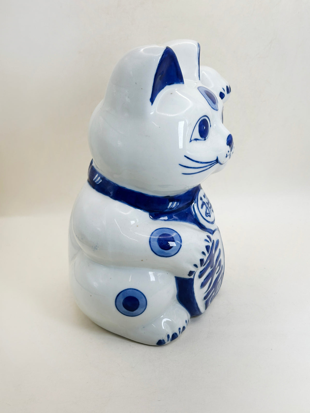 FT592 - Arita-yaki Blue & White Maneki Neko 有田焼