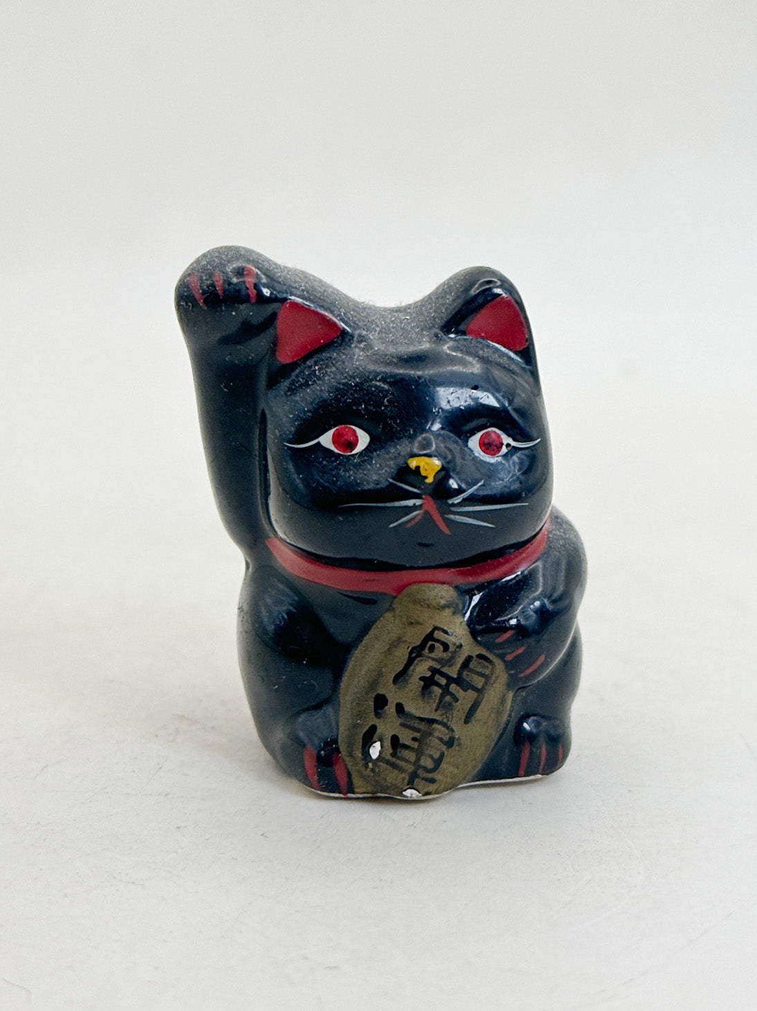 FT614 - Black Maneki Neko Clay Figurine 土人形