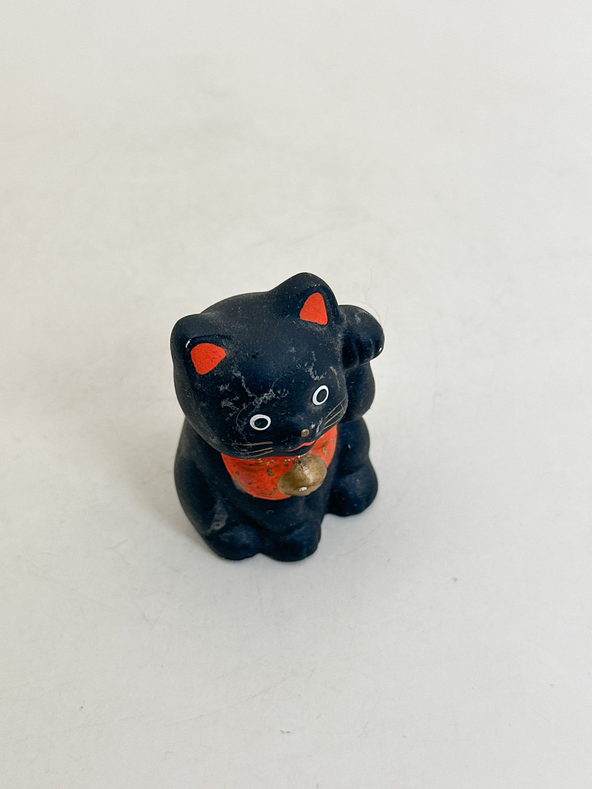 FT608 -  Black Maneki Neko Lucky Cat by Shōhō 昭峰
