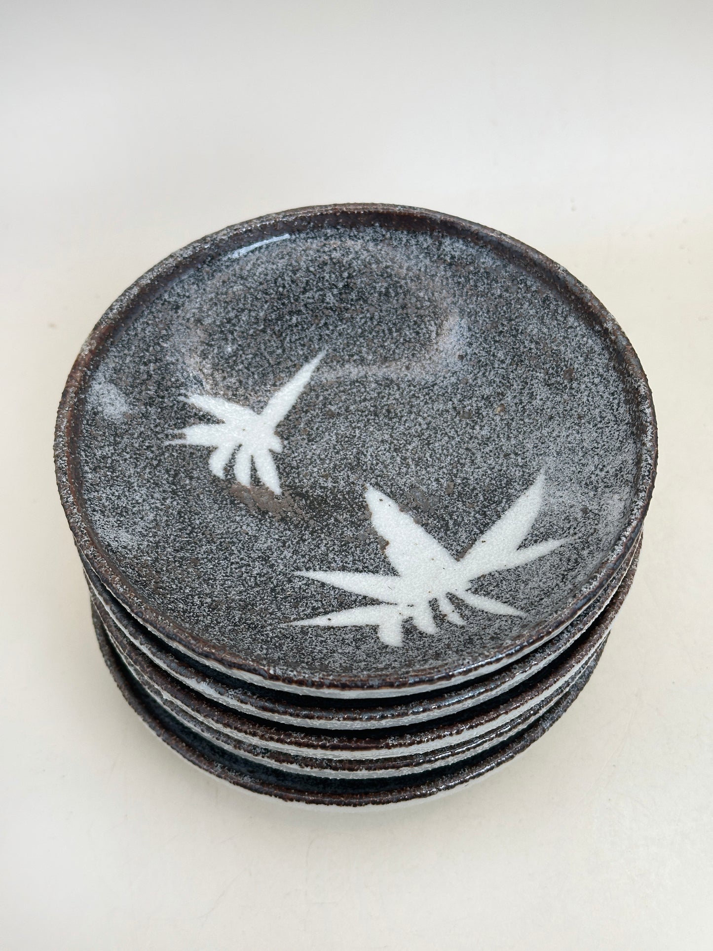 TB287 - Lot de petites assiettes Mino-yaki 美濃焼