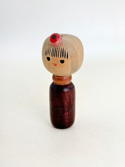 K05058 - Poupée Kokeshi Sosaku par Asami 朝見