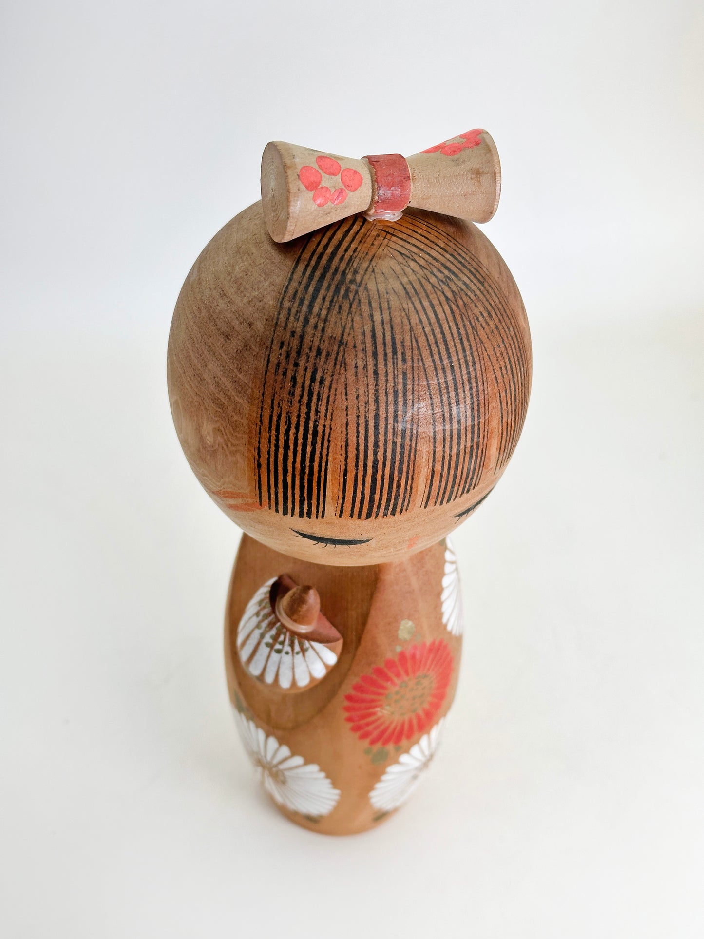 K20124 - Sosaku Kokeshi par Aoki Ryoka 青木蓼華